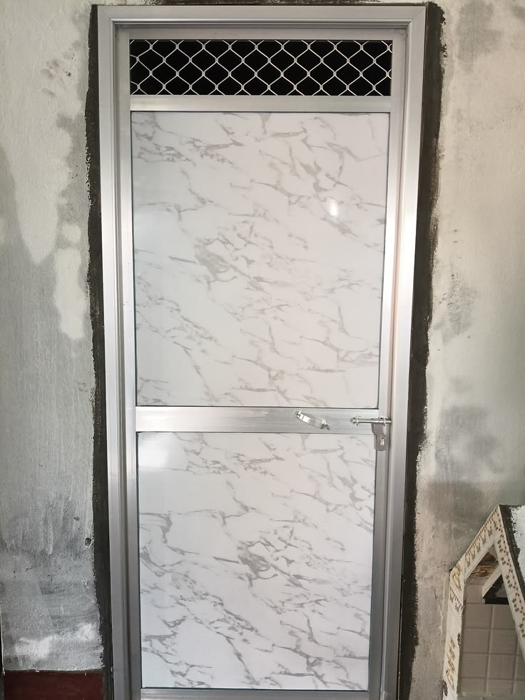 Aluminium gate